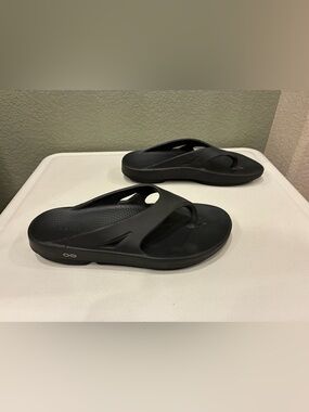 Oofos Original Black Recovery Comfort Flip Flop Sandals Men’s Size 11 Women’s 13